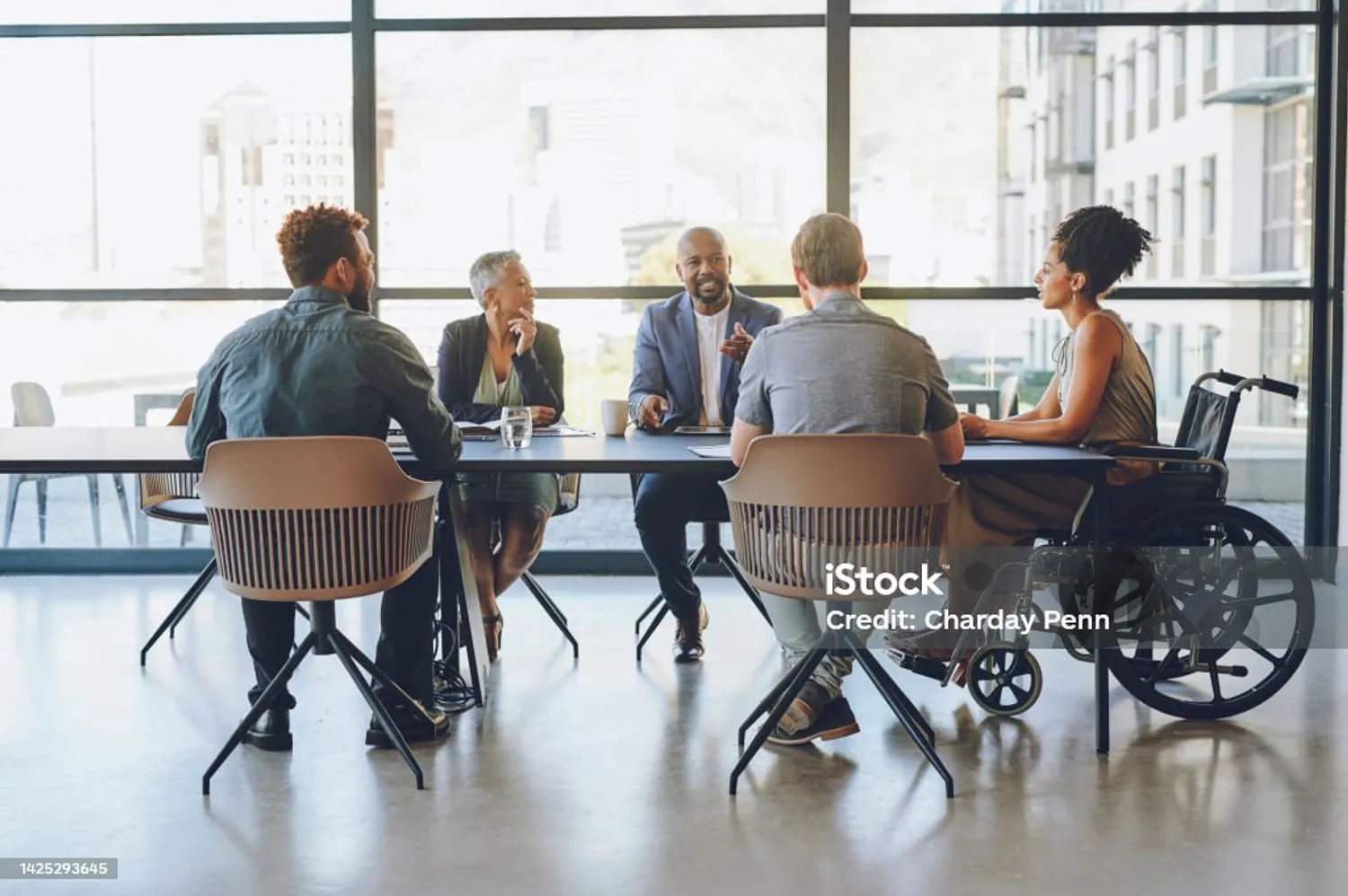 Ищу инвестора для сети коворкингов — Поиск инвесторов — обложка