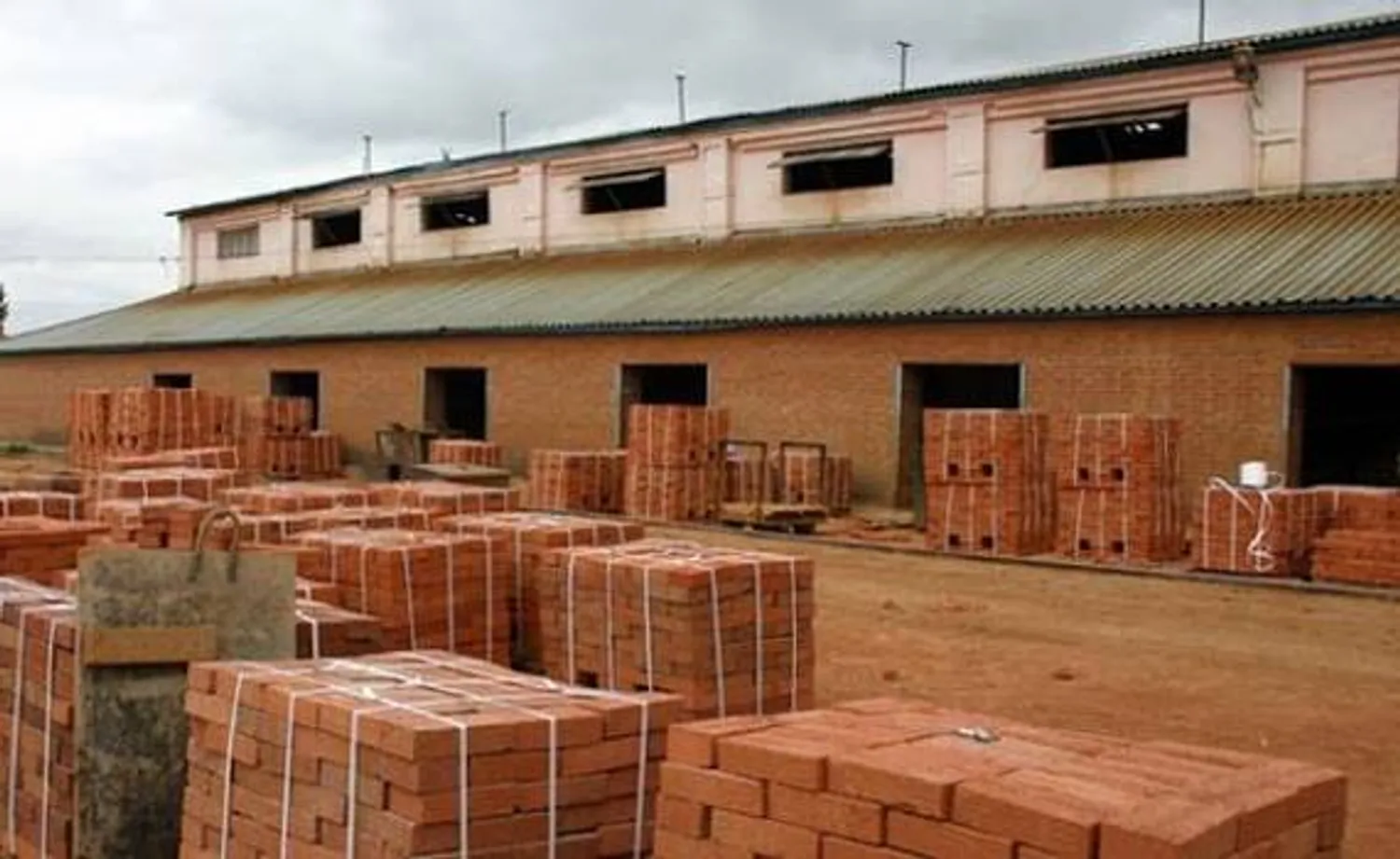 Продажа готового завода по производству кирпича — Продажа бизнеса — обложка