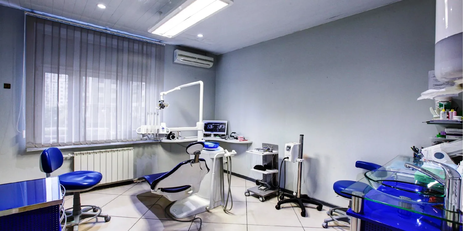 Продаётся частная стоматология — Продажа бизнеса — обложка