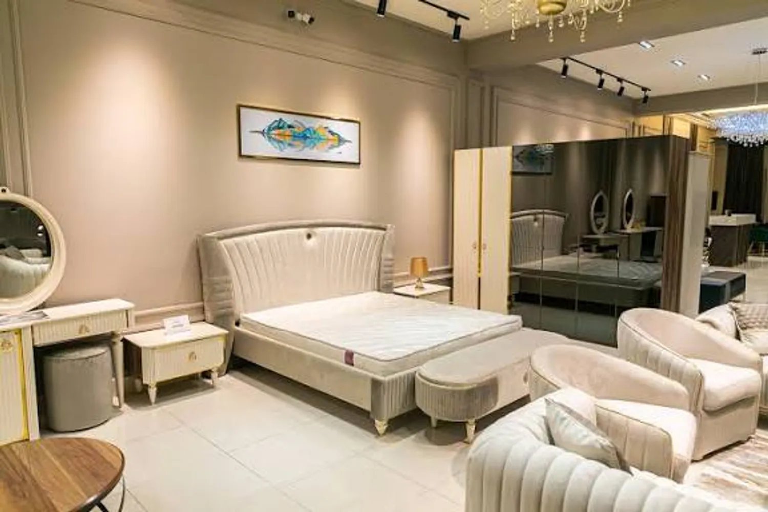 Ищем бизнес-партнёра для мебельного магазина в Москве — Поиск бизнес партнёров — обложка