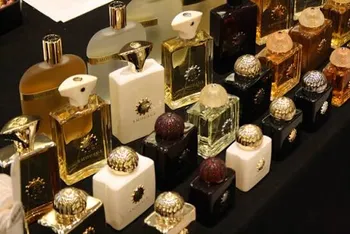 Ищу инвестора в сеть бутиков нишевой парфюмерии — похожее объявление — карточка 3